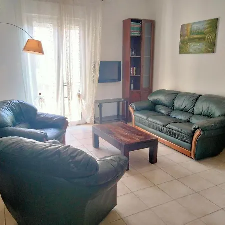 Camera Tripla In Residenza Europa Cagliari * 卡利亚里