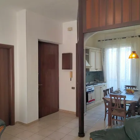 招待所 Camera Tripla In Residenza Europa Cagliari 卡利亚里
